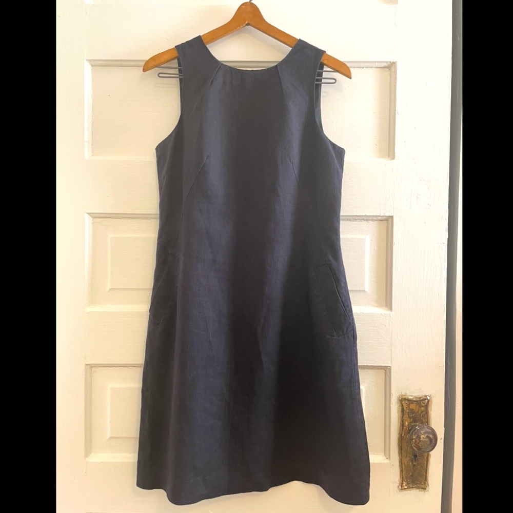 Black linen TWEEDS dress, lined, zipper back, size 4. With pockets!